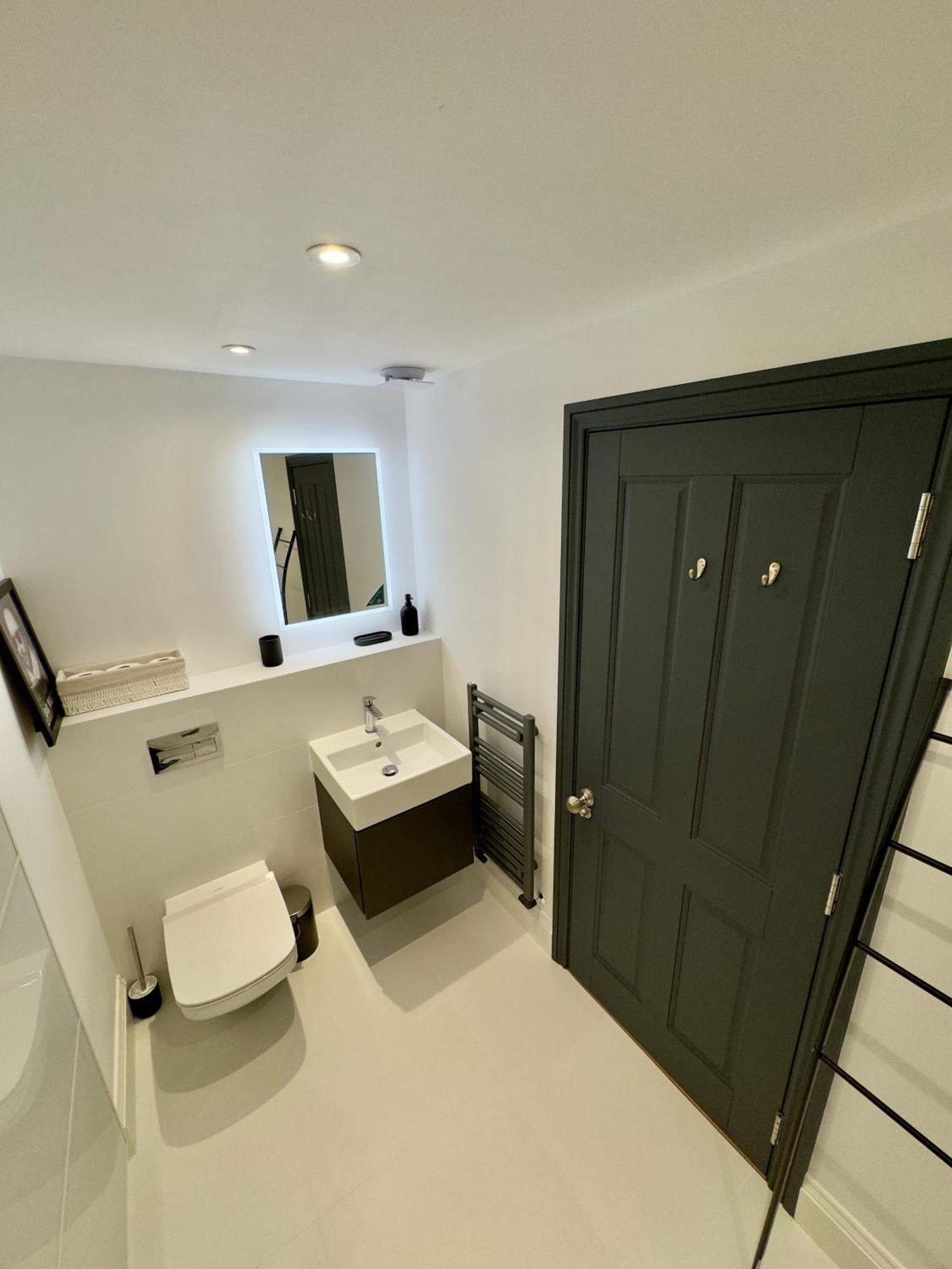 Appartamento Romeo'S Arch High End Luxury In Centre Of Stratford With Parking Esterno foto