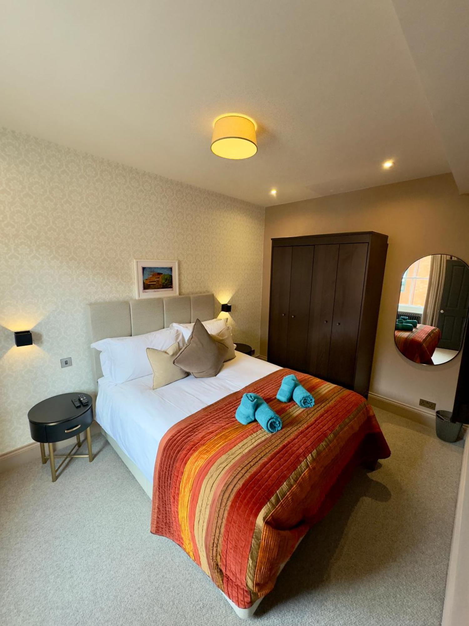 Appartamento Romeo'S Arch High End Luxury In Centre Of Stratford With Parking Esterno foto