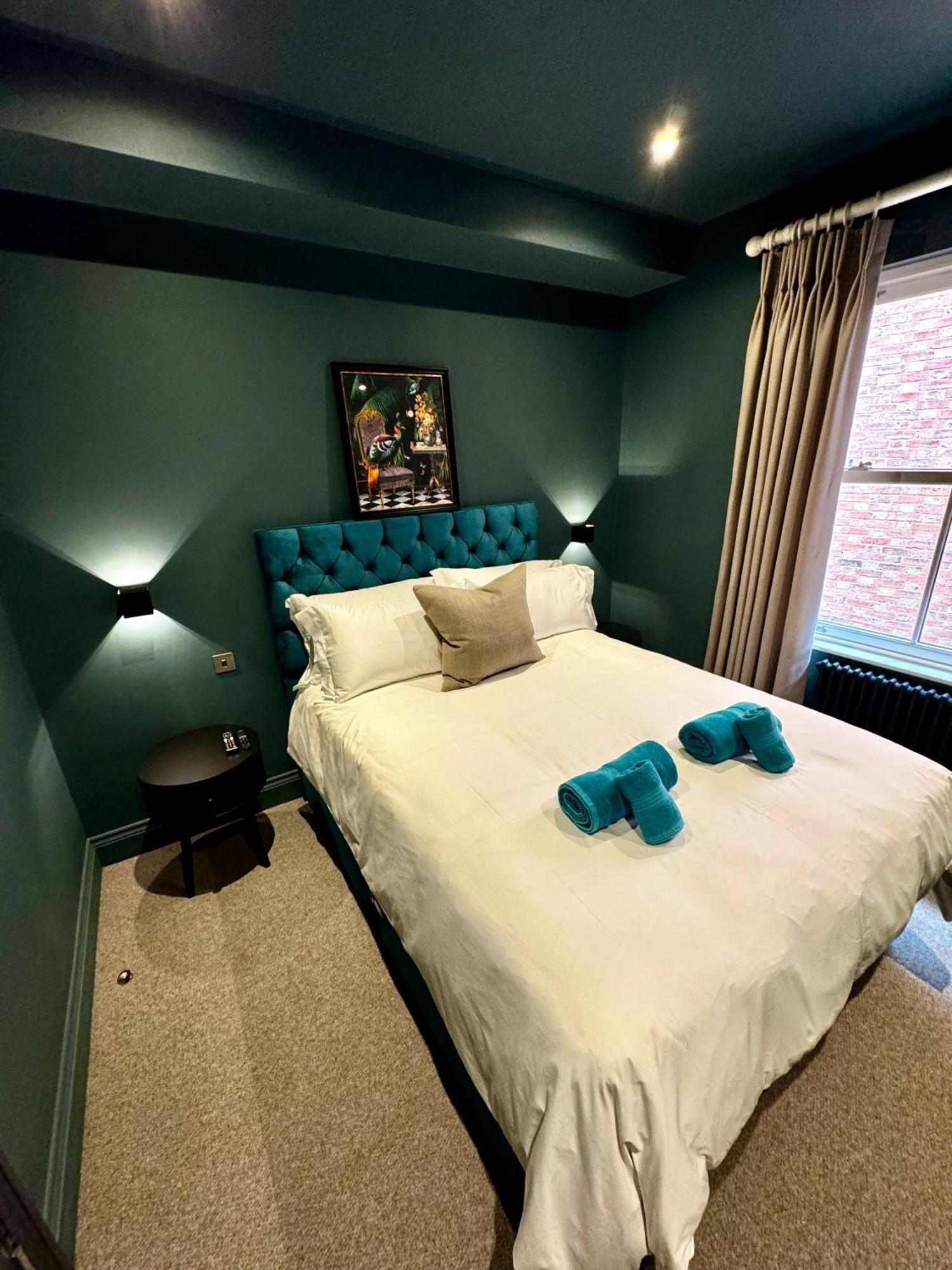 Appartamento Romeo'S Arch High End Luxury In Centre Of Stratford With Parking Esterno foto