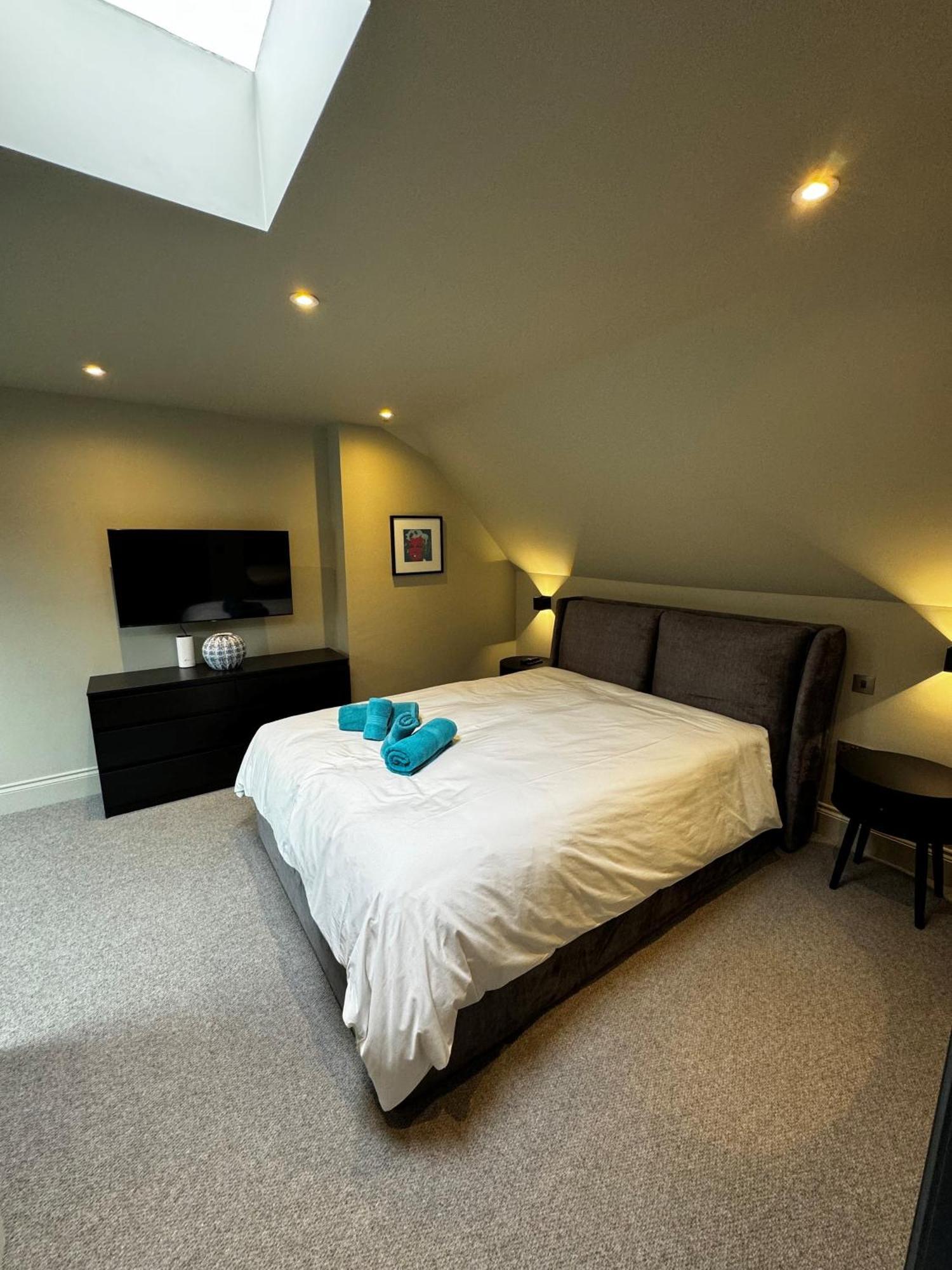 Appartamento Romeo'S Arch High End Luxury In Centre Of Stratford With Parking Esterno foto