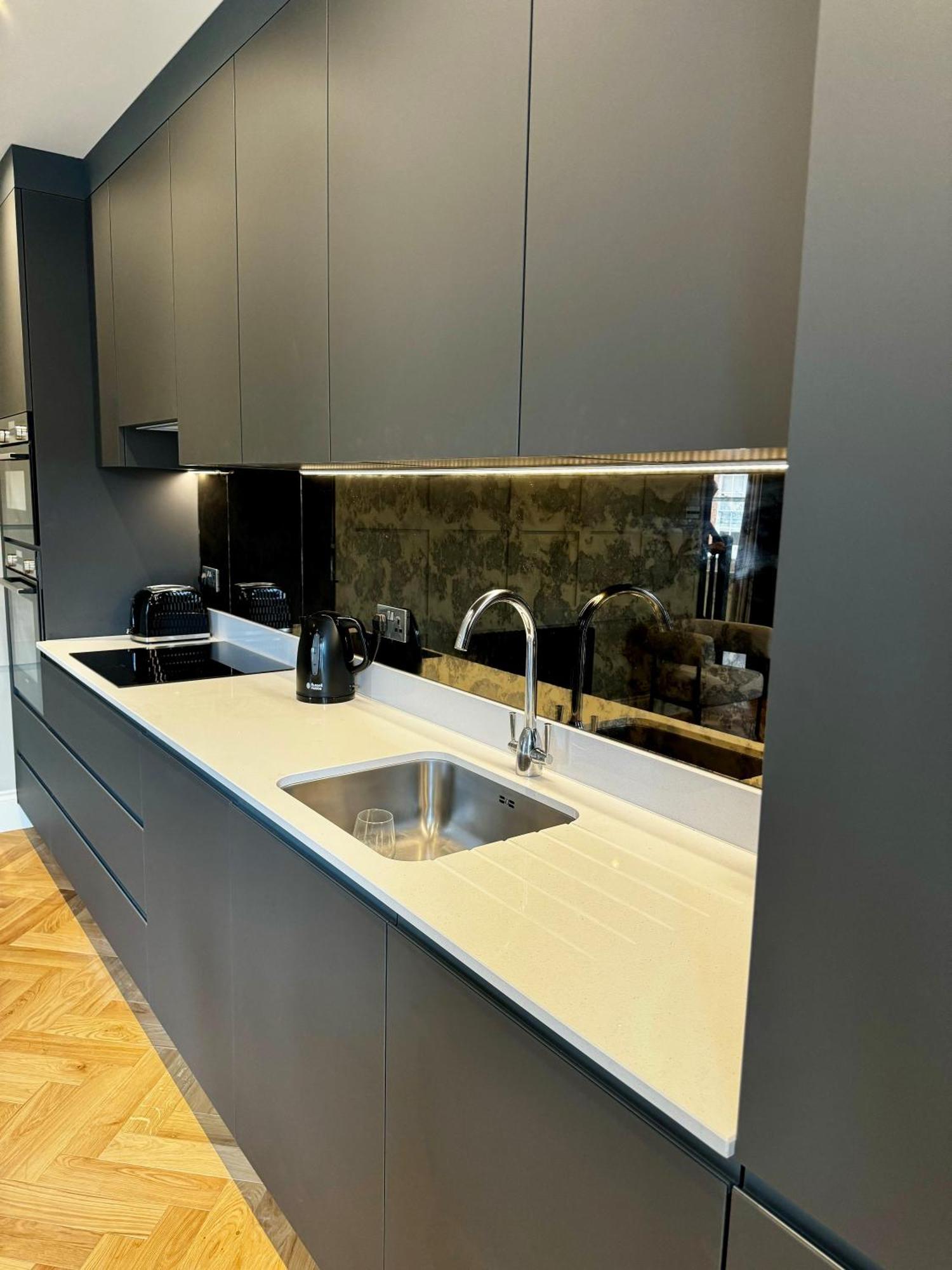Appartamento Romeo'S Arch High End Luxury In Centre Of Stratford With Parking Esterno foto